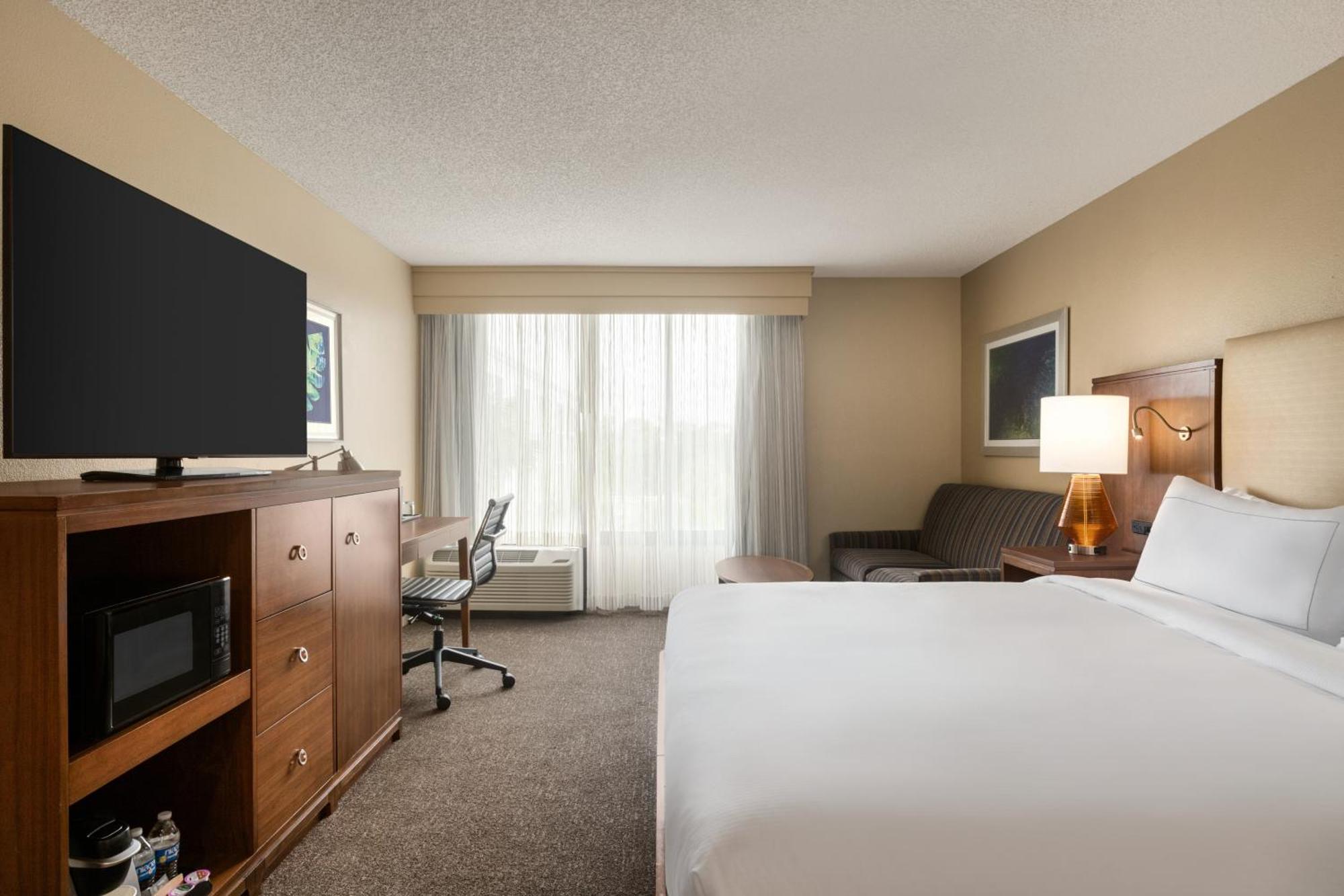 King Room with Sofa Bed and Pool View,1620985841:JPEG